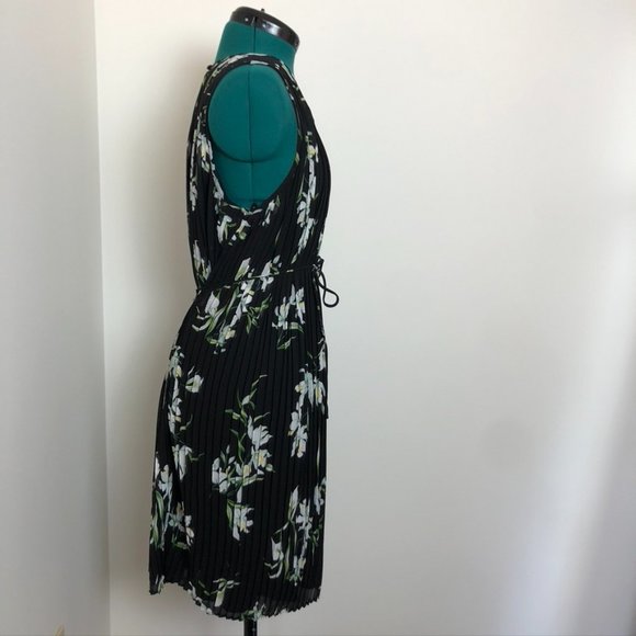 Banana Republic Black Floral Pleated Mini Dress - Picture 5 of 11